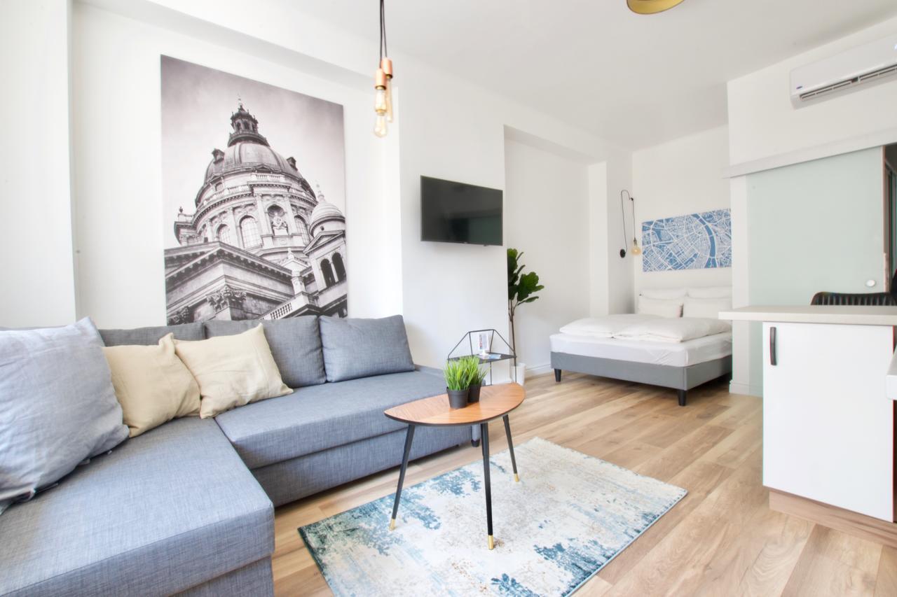 Luxury By Hi5 - Régiposta Budapest